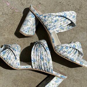 NWT Dolce Vita Pilton Blue Floral Stella